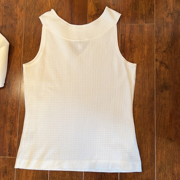 Per Se by Carlisle white, sleeveless top - Picture 2 of 8